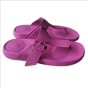 FitFlop Iqushion Adjustable Buckle FlipFlops Fuschia